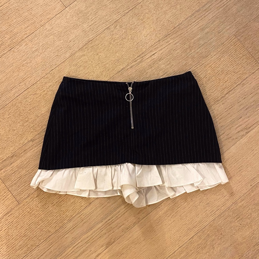 ZARA skirt with shorts - Picture 1 of 2